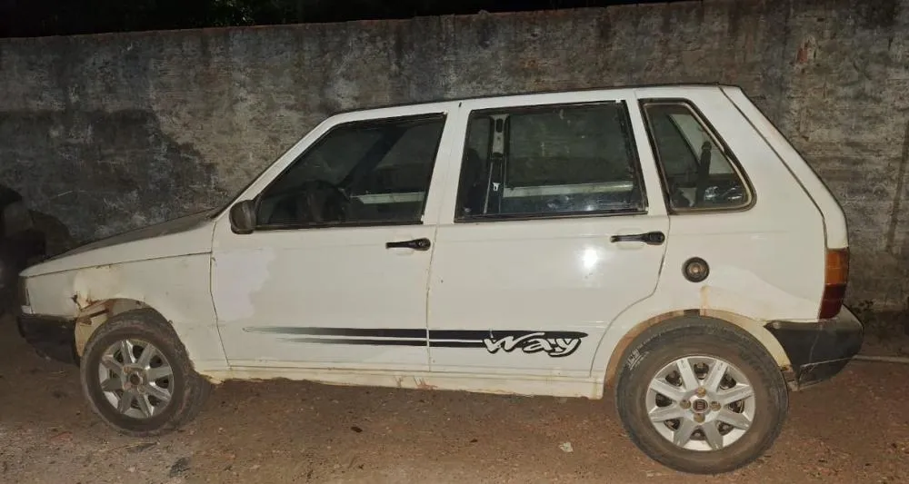 Carro recuperado pela Polícia Militar | Foto: Divulgação